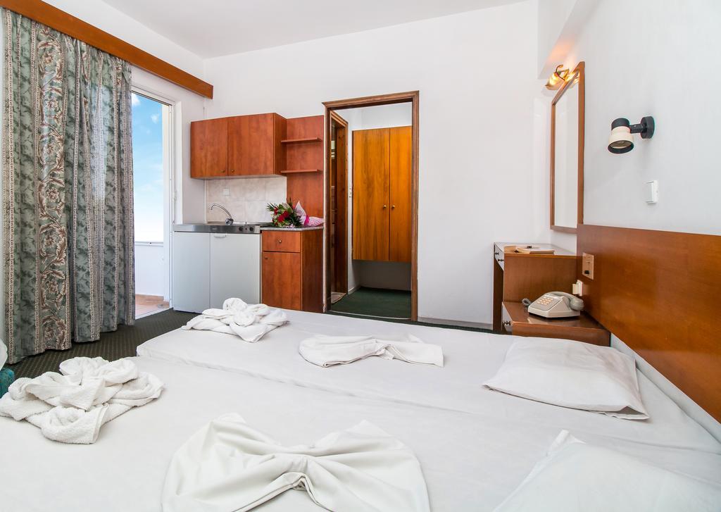 Achousa Hotel ฟาลิรากี ภายนอก รูปภาพ