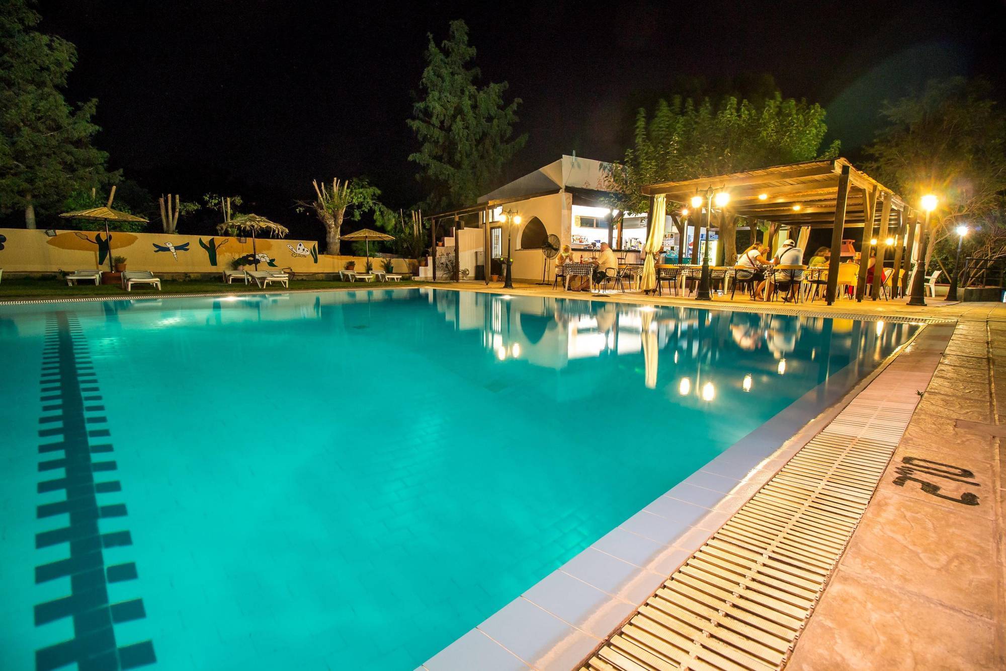 Achousa Hotel ฟาลิรากี ภายนอก รูปภาพ