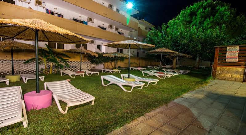 Achousa Hotel ฟาลิรากี ภายนอก รูปภาพ